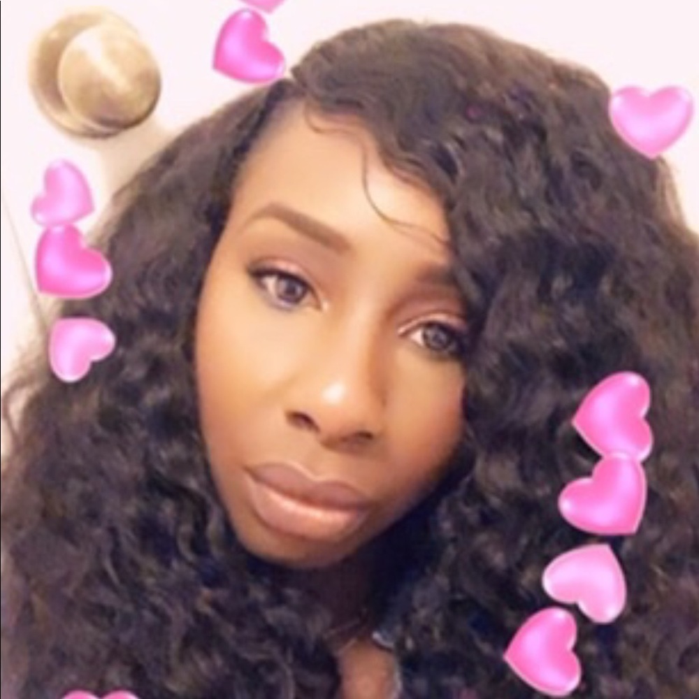 Meet your Posher, Larrisa